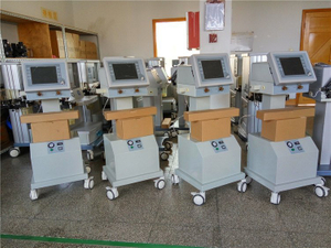 Hospital-Equipment-Breathing-Machine-ICU-Ventilator-with-Air-Compressor.jpg