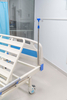 Equipo médico hospitalario al mejor precio DP-M002 ABS Cama de paciente manual ajustable de dos manivelas con barandilla
