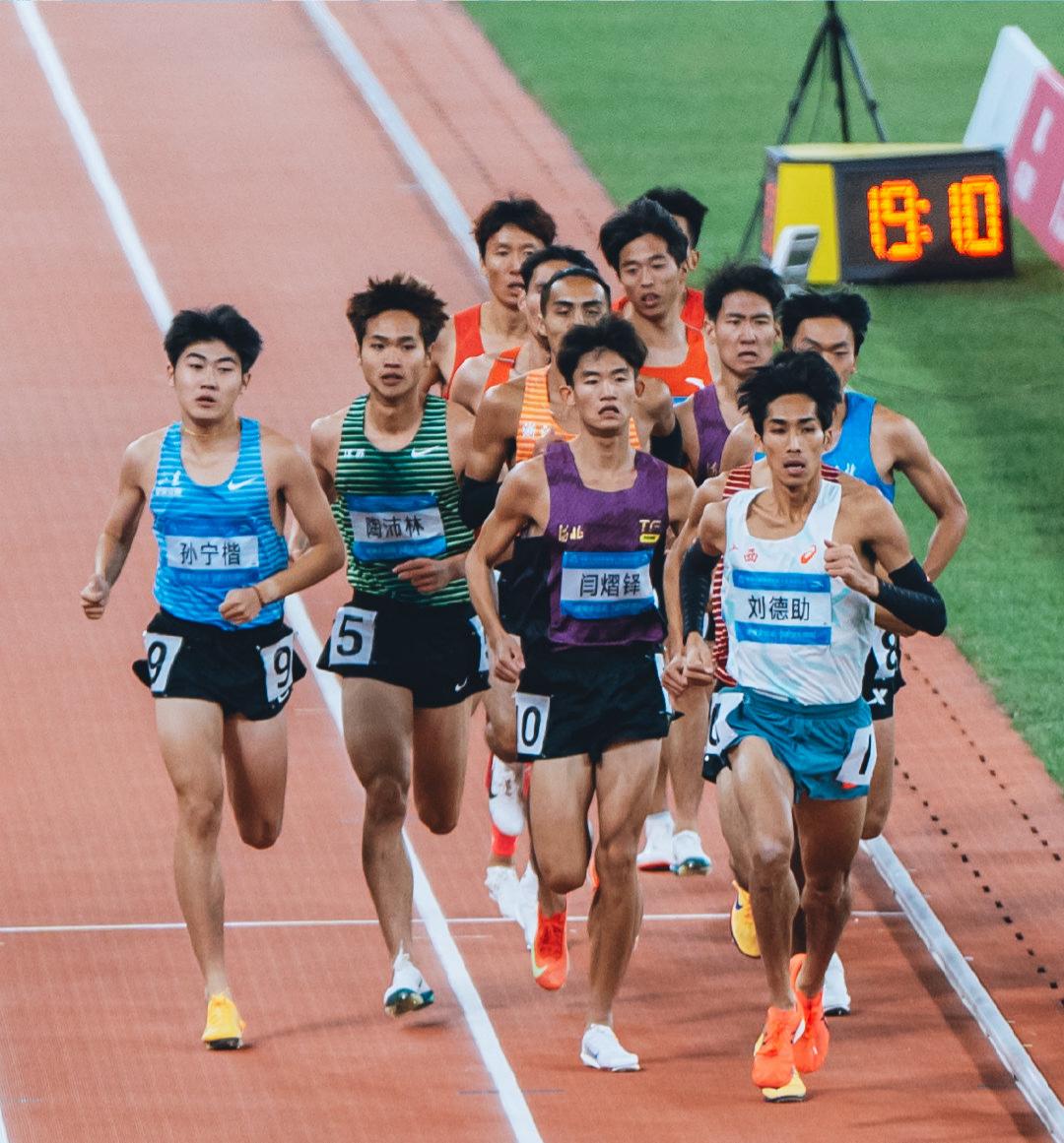 Synthetic running track 8a5ba9cbgy1i8lvl535gpj20u013sqc8