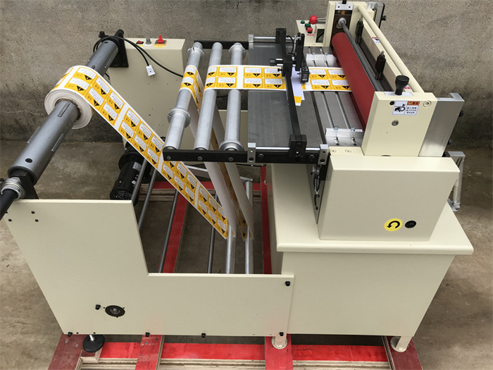 roll to sheet cutting machine rolla go meaisín gearrtha leatháin