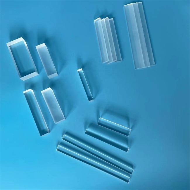 40-600mm transparent rectangular irregular fused silica block كتلة سيليكا منصهرة غير منتظمة الشكل مستطيلة الشكل مقاس 40-600 مم