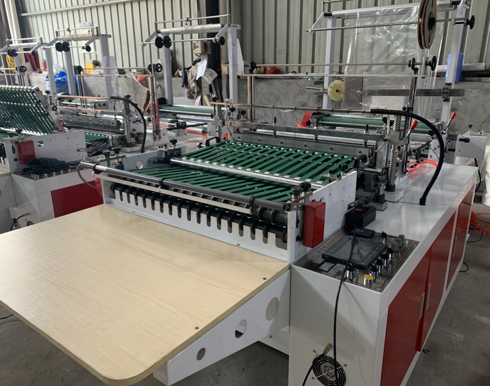 plastic bag making machine stroj na výrobu plastových tašek