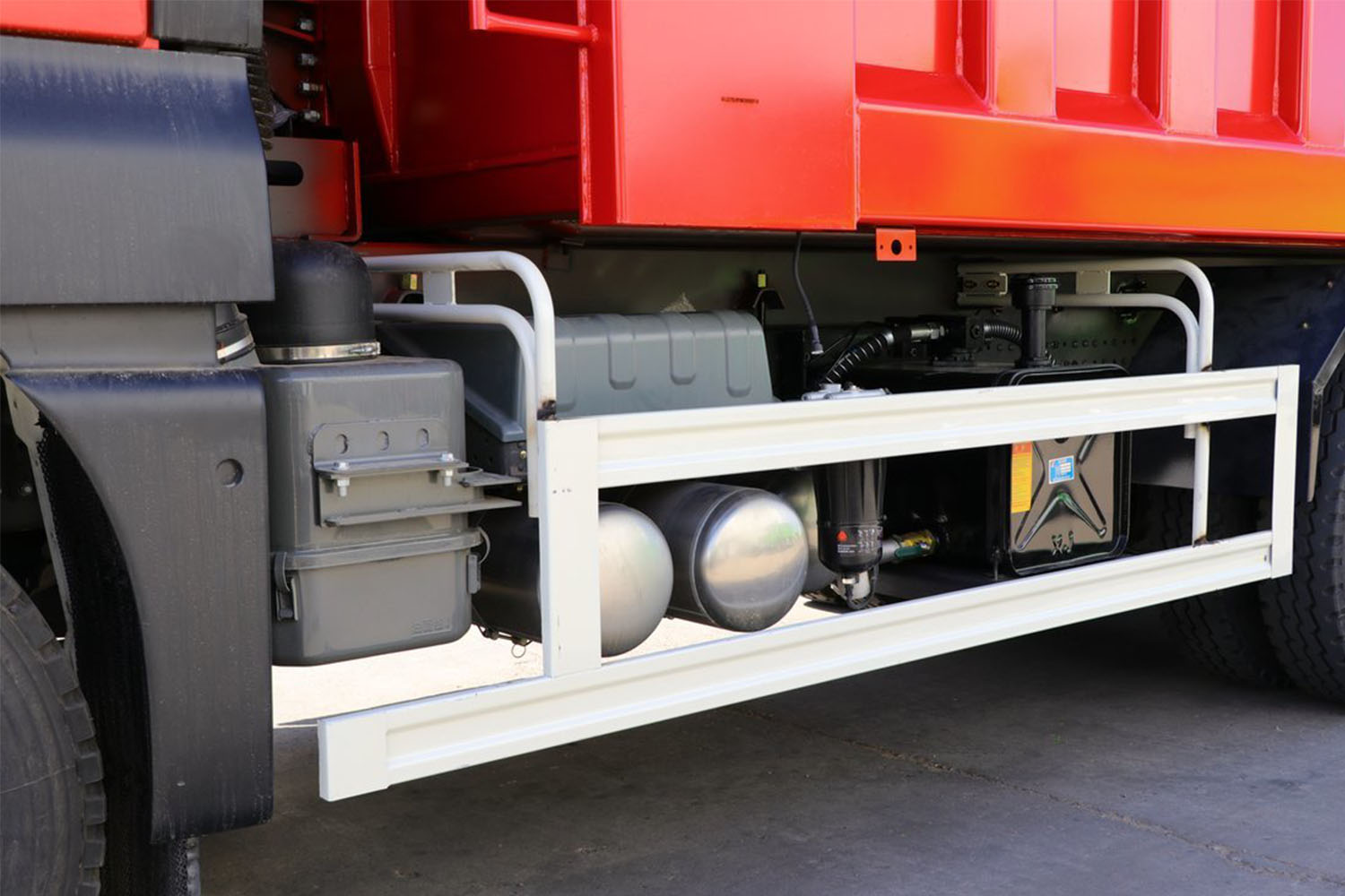 Second hand dump truck Gebrauchter Muldenkipper