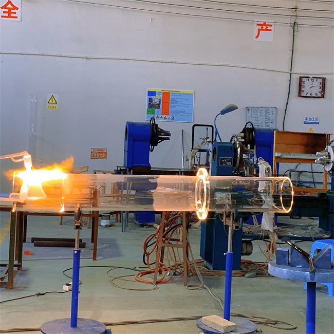 Quartz tube machining Bearbeitung von Quarzrohren