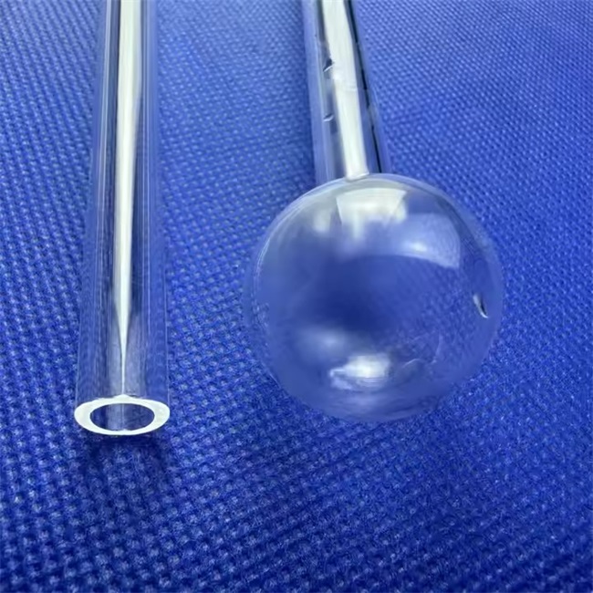 Laboratory sealed transparent quartz test tubes Provette in quarzo trasparente sigillate da laboratorio