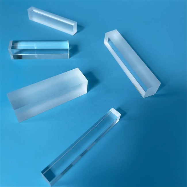 40-600mm transparent rectangular irregular fused silica block-1 كتلة سيليكا منصهرة غير منتظمة مستطيلة الشكل شفافة مقاس 40-600 مم -1