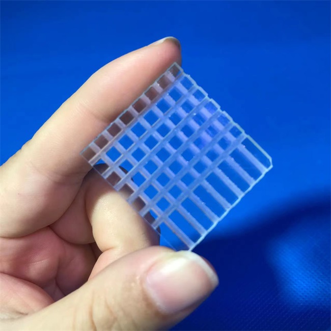 Analytische Chemie, spezielle hochpräzise geschlitzte Quarzglasplatte