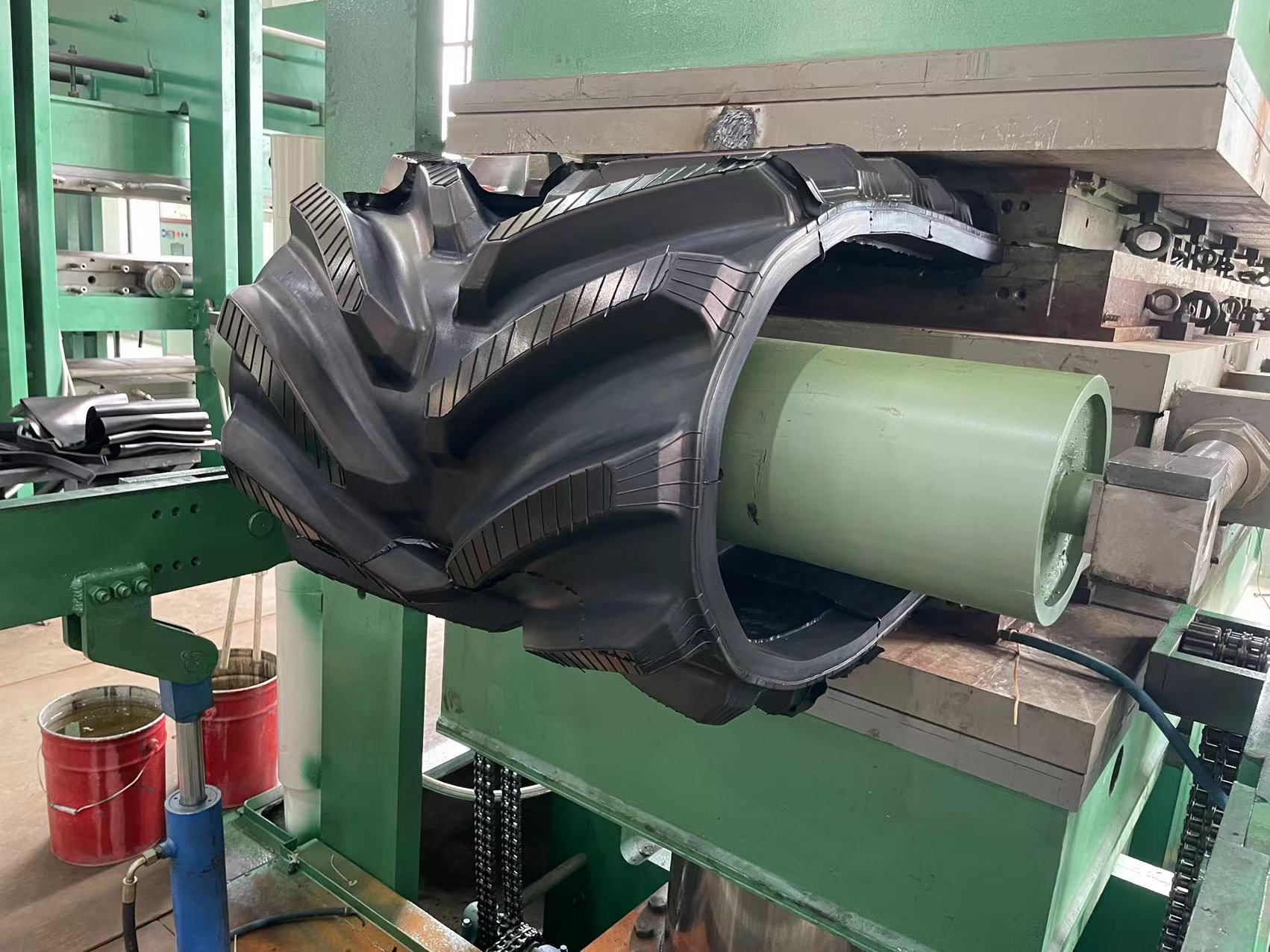 Rubber track harvester Mejetærsker GUMMI-skinne