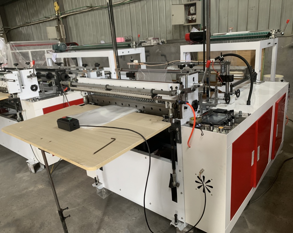 plastic bag making machine stroj na výrobu plastových tašek