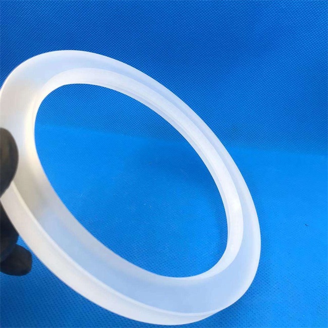 Matte semi transparent quartz ring factory Fabbrica di anelli di quarzo semitrasparente opaco