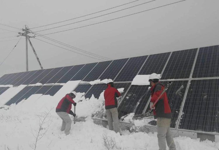 Snow Covering Treatment of PV Modules Sneeuwbedekking Behandeling van PV-modules