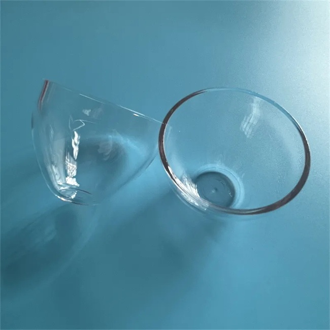Quartz crucibles with long laboratory service life بوتقات كوارتز ذات عمر خدمة مختبري طويل