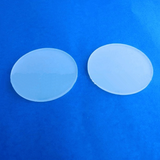 Quartz glass plate with frosted surface 表面が曇った石英ガラス板