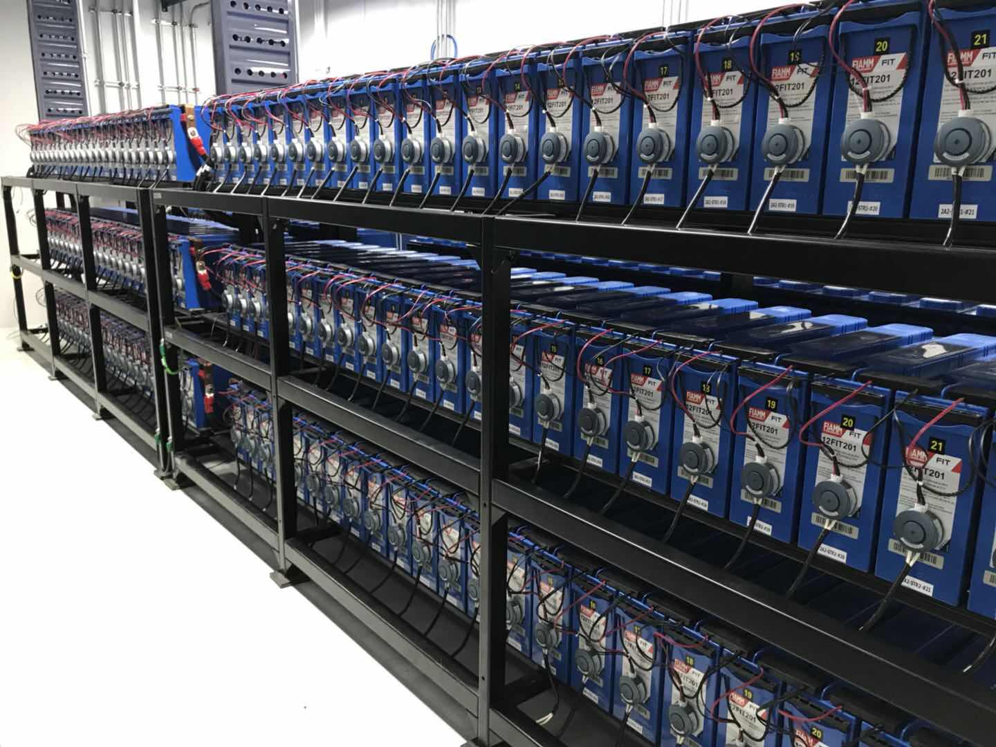 Why Battery Monitoring Systems Are Critically Important Naha Sistem Pangimeutan Batré Éta Kritis Penting