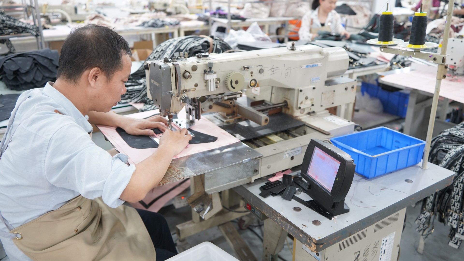 High End B2B Backpack Manufacturing