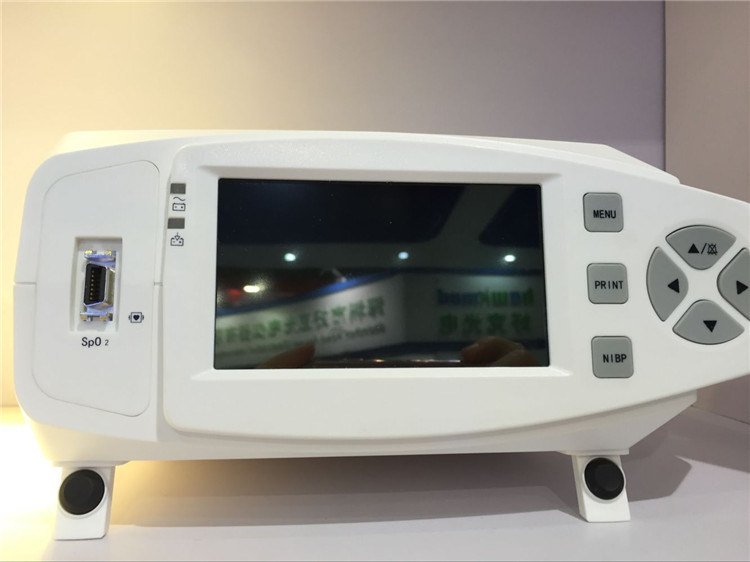 CE-genehmigter medizinischer Tisch-Top-Oximeter mit NIBP