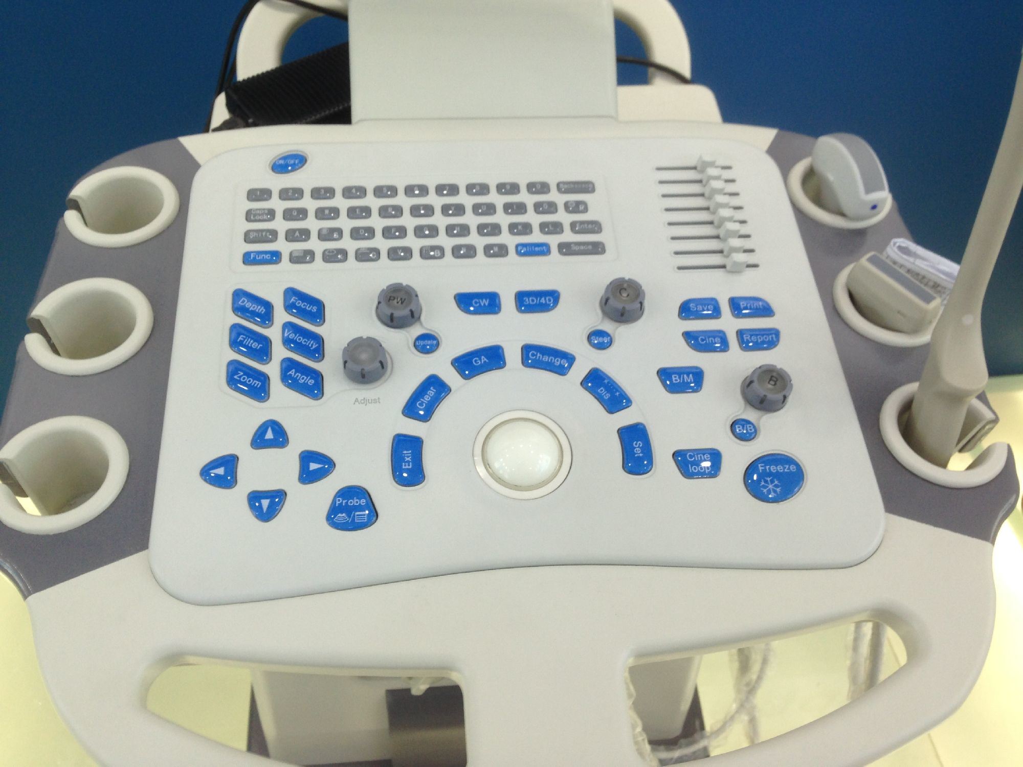 Scanner a ultrasuoni Doppler a colori del carrello 2D /3D dell'attrezzatura medica HUC-600P