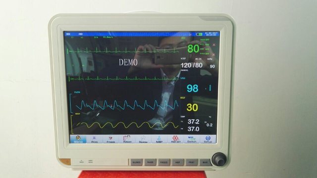 Equipamento médico HM-2000E Monitor de paciente multiparâmetro de ECG portátil de 15 polegadas
