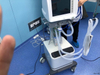 HS-1100 อุปกรณ์โรงพยาบาลศัลยกรรมทางการแพทย์เครื่องช่วยหายใจแบบรถเข็นเคลื่อนที่เครื่องช่วยหายใจ ICU สำหรับการใช้งานของมนุษย์หรือทารก