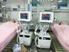 HS-1100 อุปกรณ์โรงพยาบาลศัลยกรรมทางการแพทย์เครื่องช่วยหายใจแบบรถเข็นเคลื่อนที่เครื่องช่วยหายใจ ICU สำหรับการใช้งานของมนุษย์หรือทารก