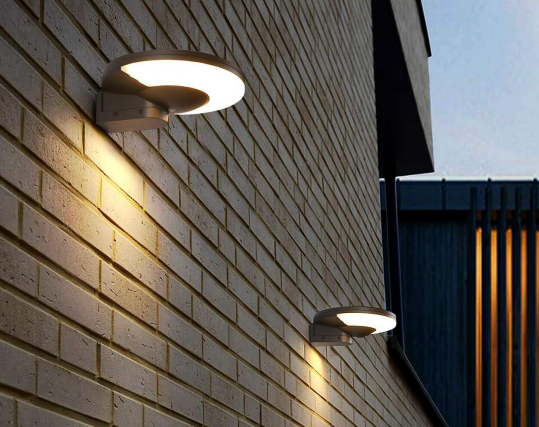 壁掛けソーラーガーデンライト LAKE