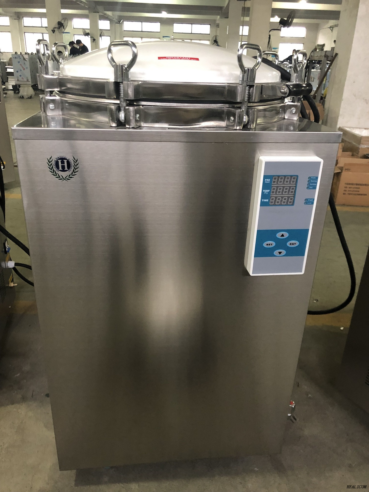 Machine verticale automatique de stérilisateur à vapeur d'autoclave à affichage numérique d'équipement médical HVS-150D