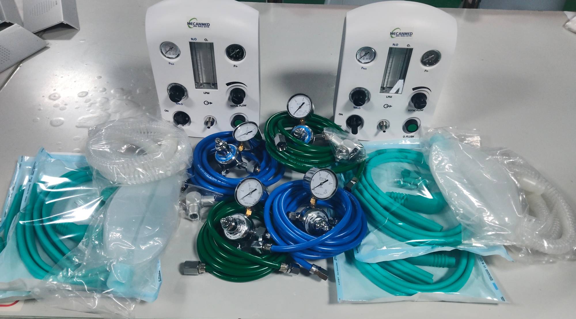 Paket Peralatan Sedasi Dental lengkep kalebet unit Sistem Sedasi Nitrous Oxide sareng asesoris pikeun pamasangan klinik dental