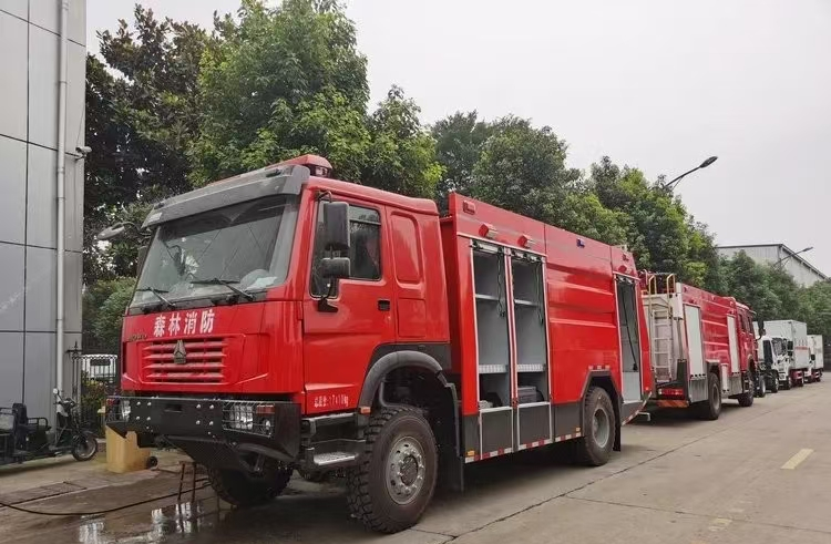 水タンク消防車