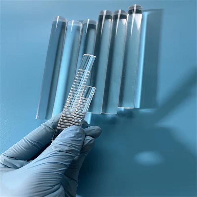 Кварцевый стержень высокой механической прочности.