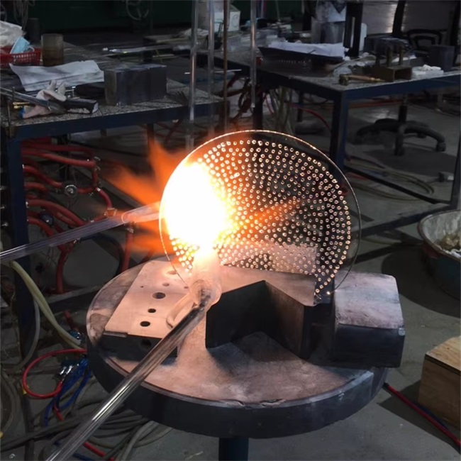 Usinagem de placa de quartzo