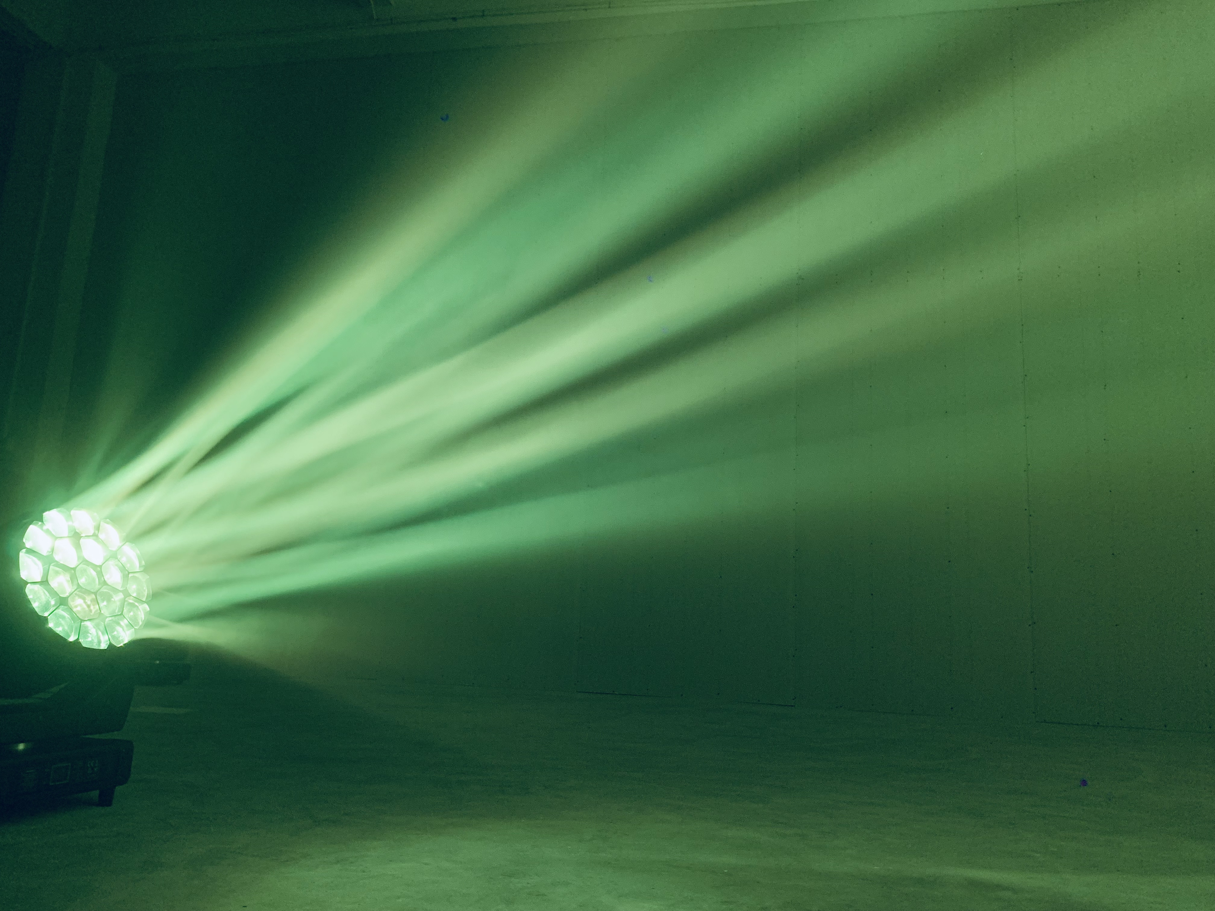 40W RGBW LED蜂眼摇头灯