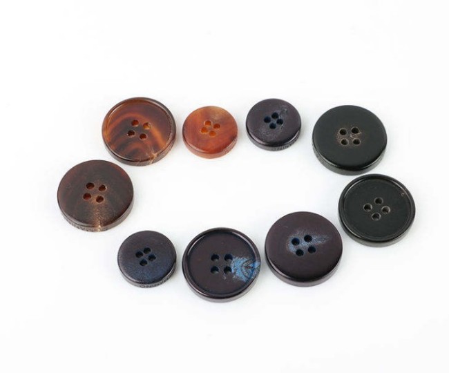 bottone del vestito di vero corno