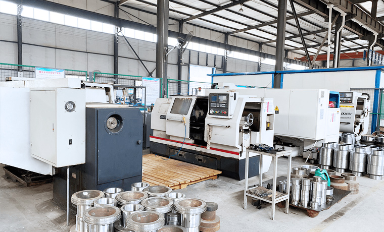 Slangkapnings- och skidmaskin