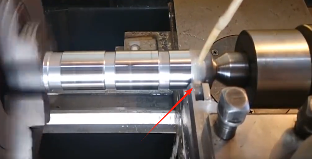 ローレットツールによるCNC旋削