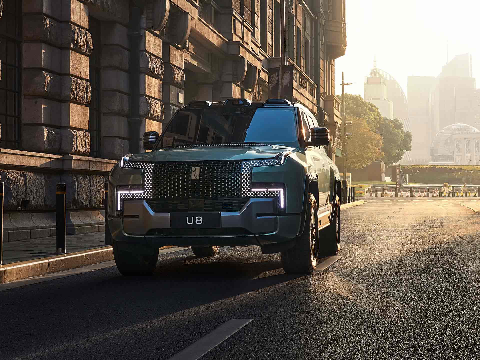 ماشین جدید انرژی BYD Yangwang U8