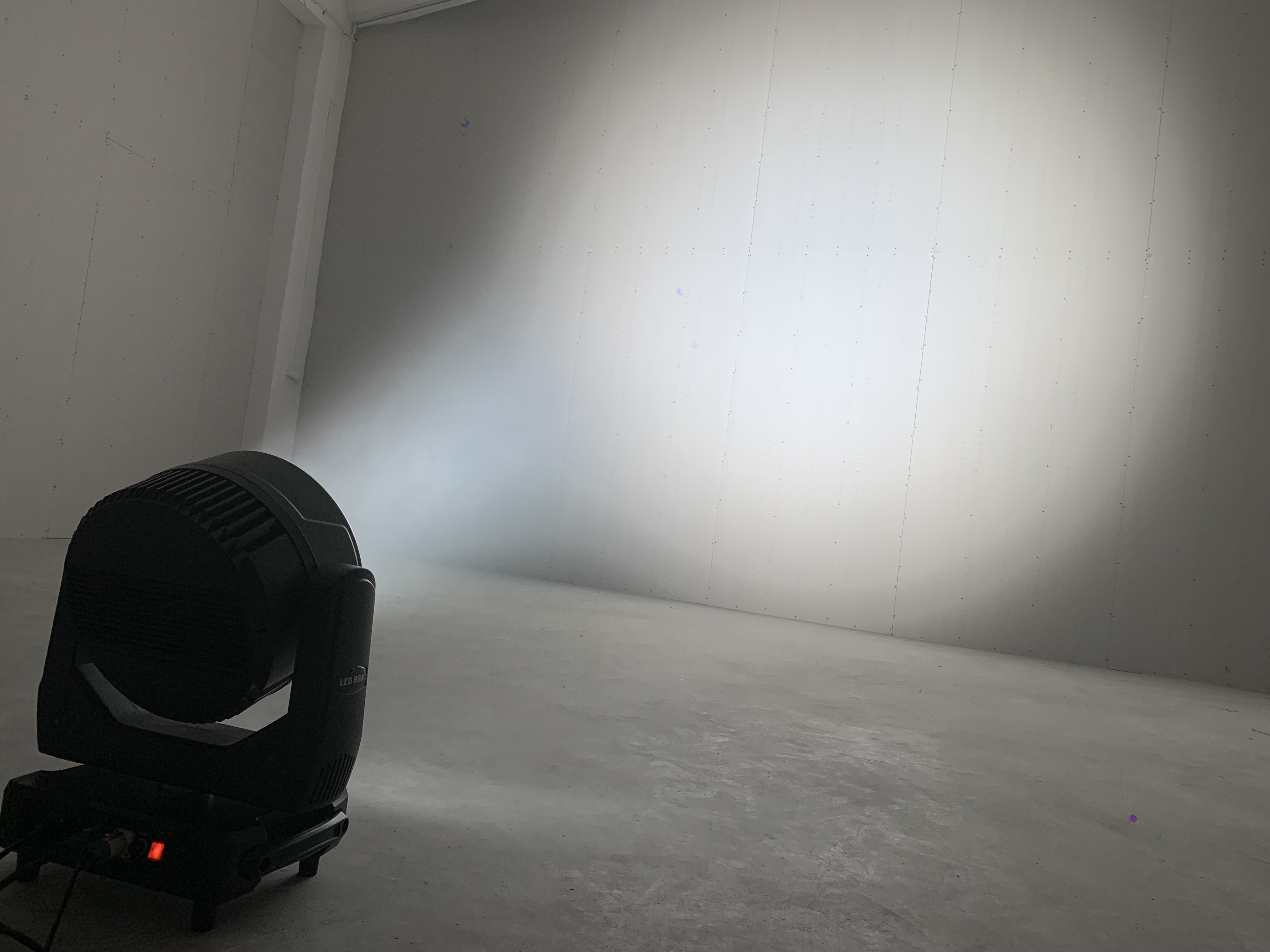 40W RGBW LED蜂眼摇头灯