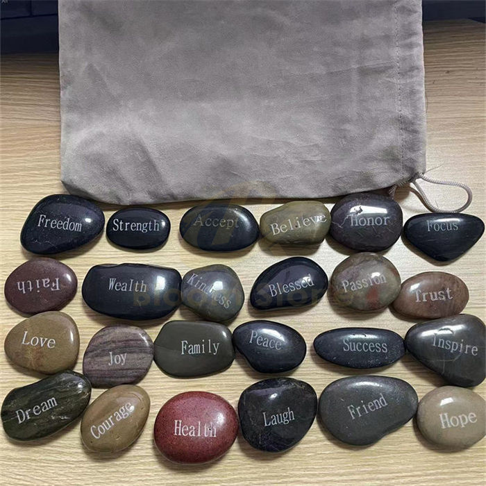 engraved pebble (25)