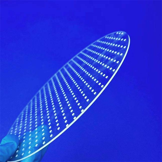 Gro&szlig;h&auml;ndler f&uuml;r hochreine perforierte optische Quarzplatten