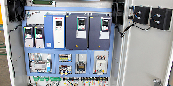 Machine &agrave; &eacute;plucher les placages OSB