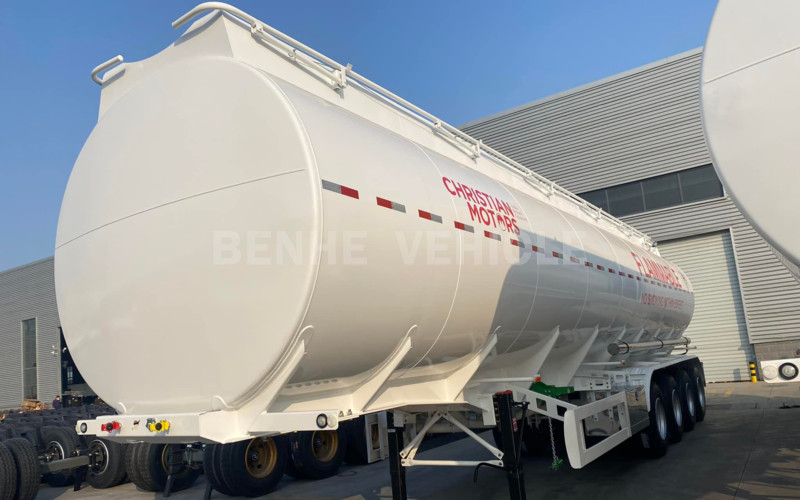 Remorque citerne de carburant