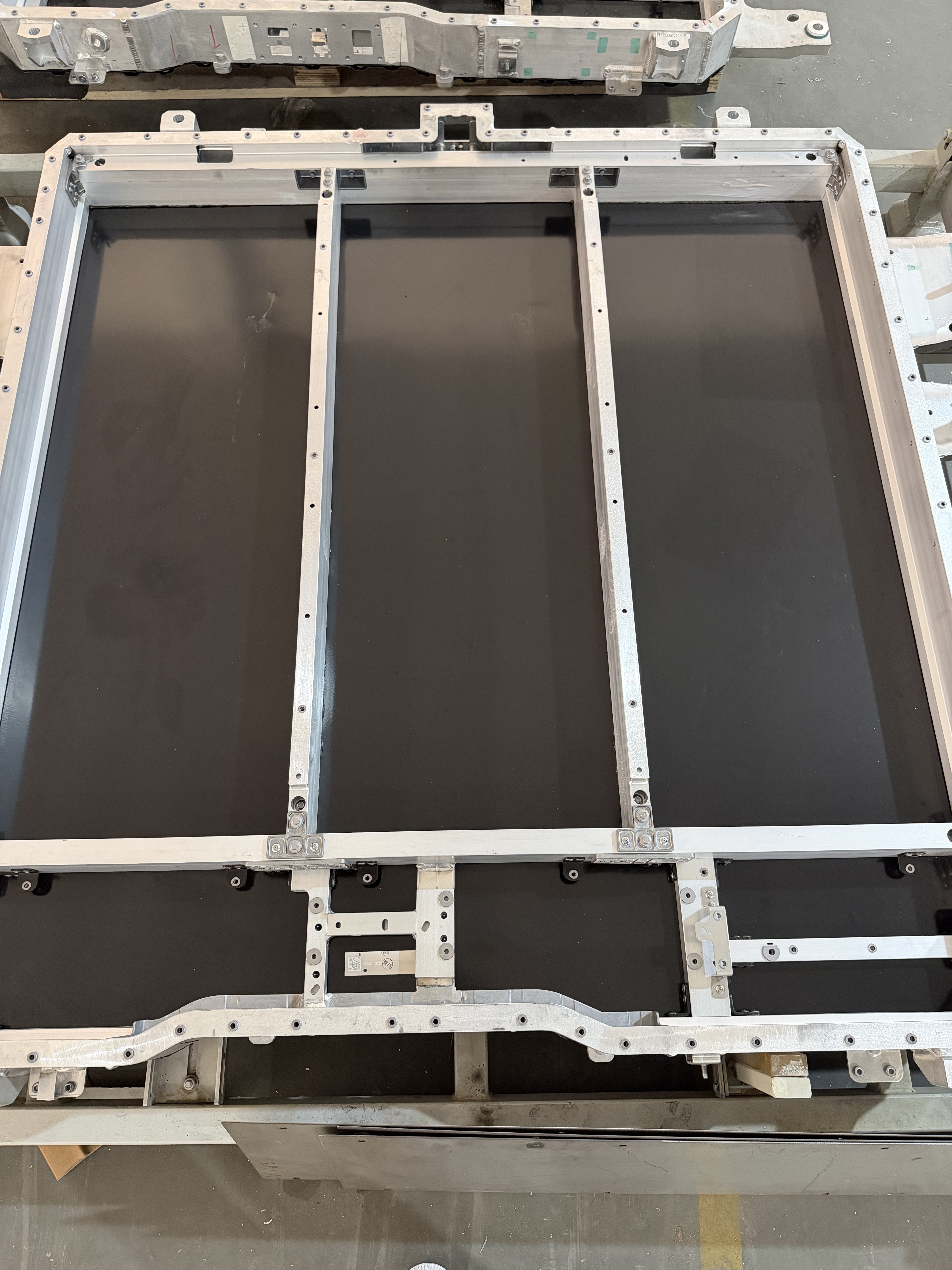 Bandeja de bater&iacute;a de aluminio para soldadura por fricci&oacute;n y agitaci&oacute;n.jpg