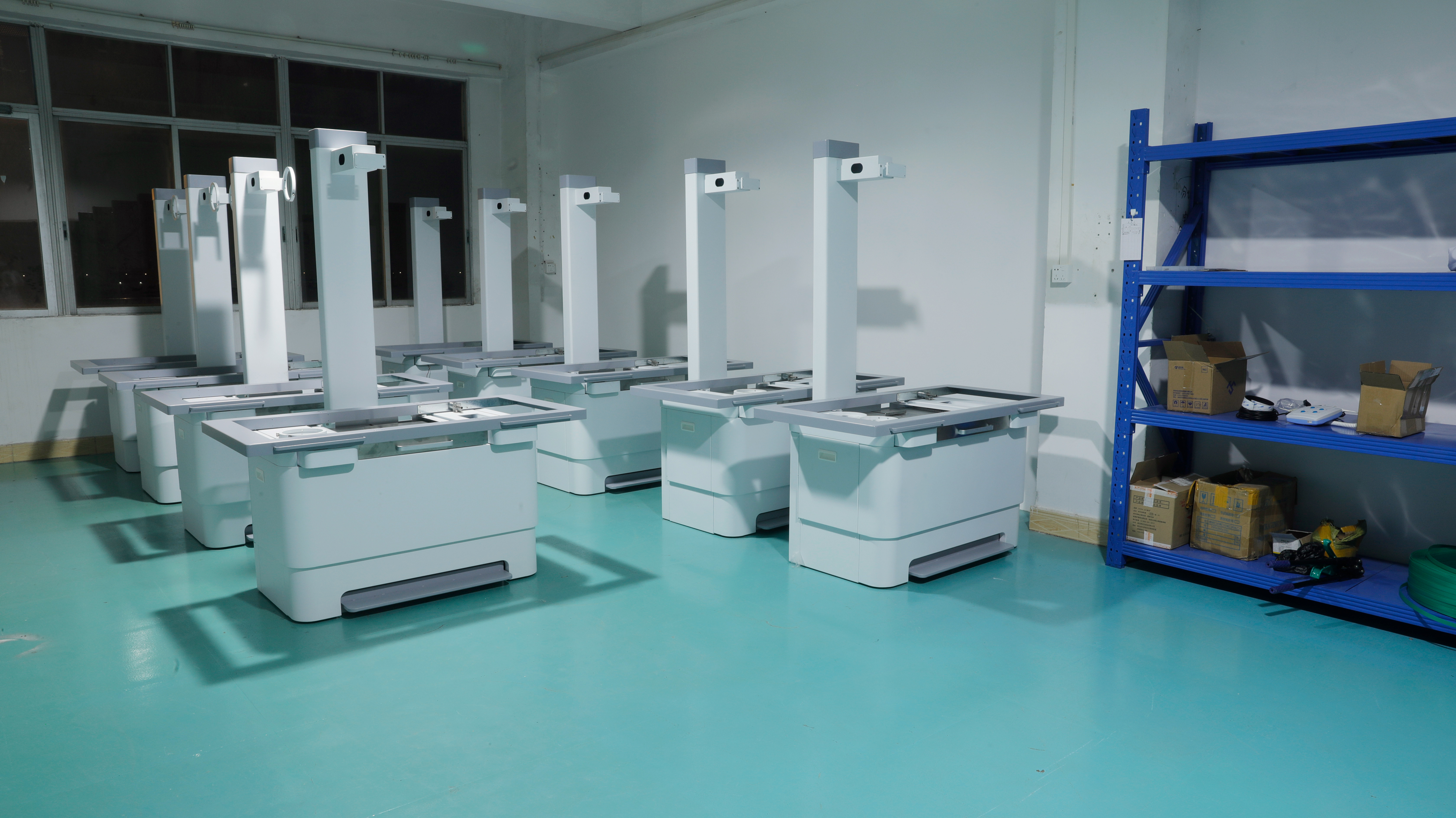 V&yacute;robce rentgenov&eacute;ho př&iacute;stroje