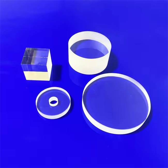 Produttore di lastre di quarzo perforate al laser lucidate ad alta purezza