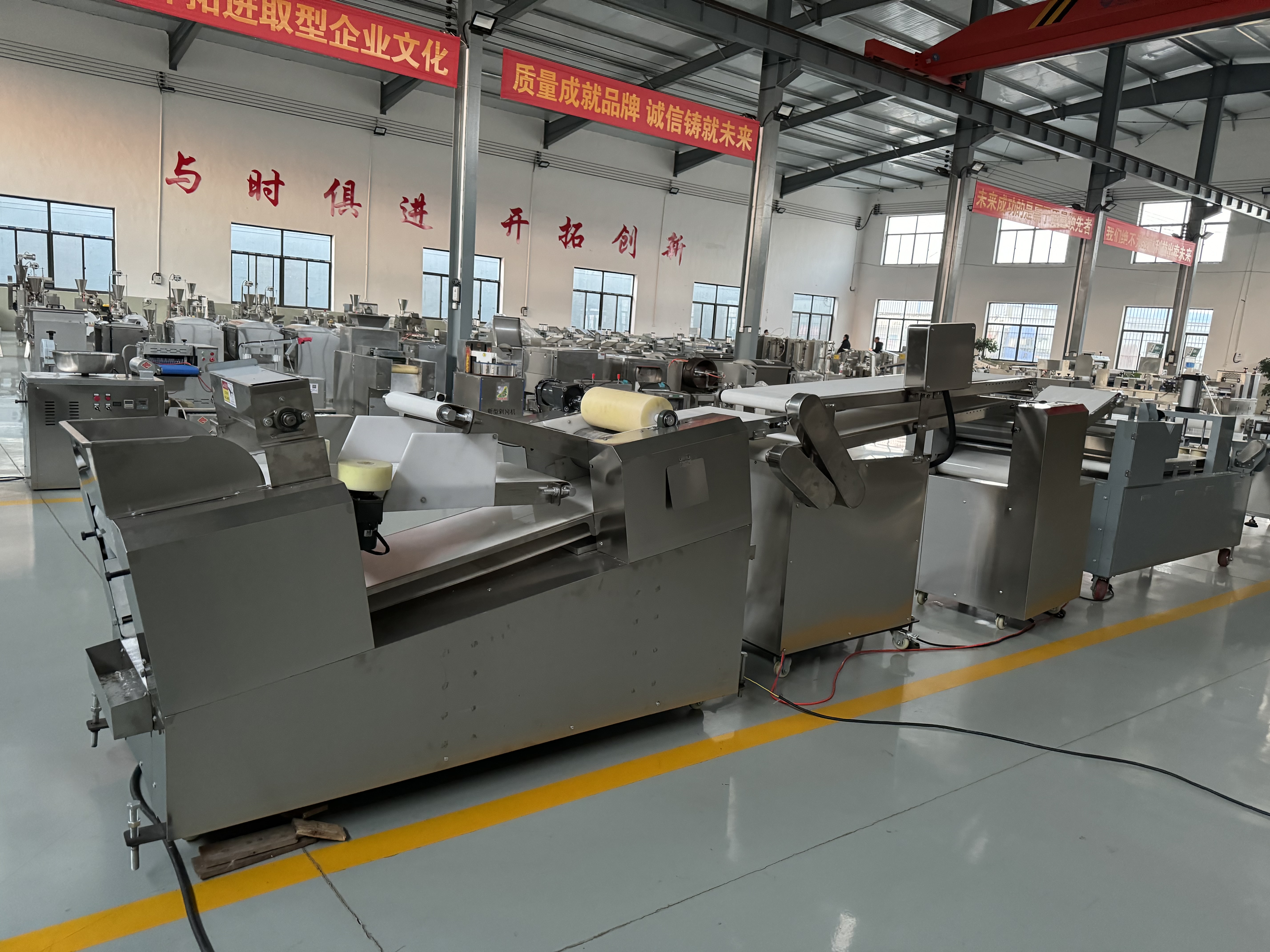 M&aacute;quina de procesamiento autom&aacute;tico de masa en rodadura