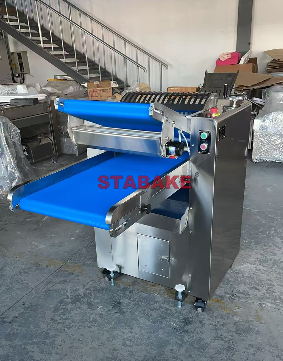 Máquina automática de rodillos de masa con harina Spary