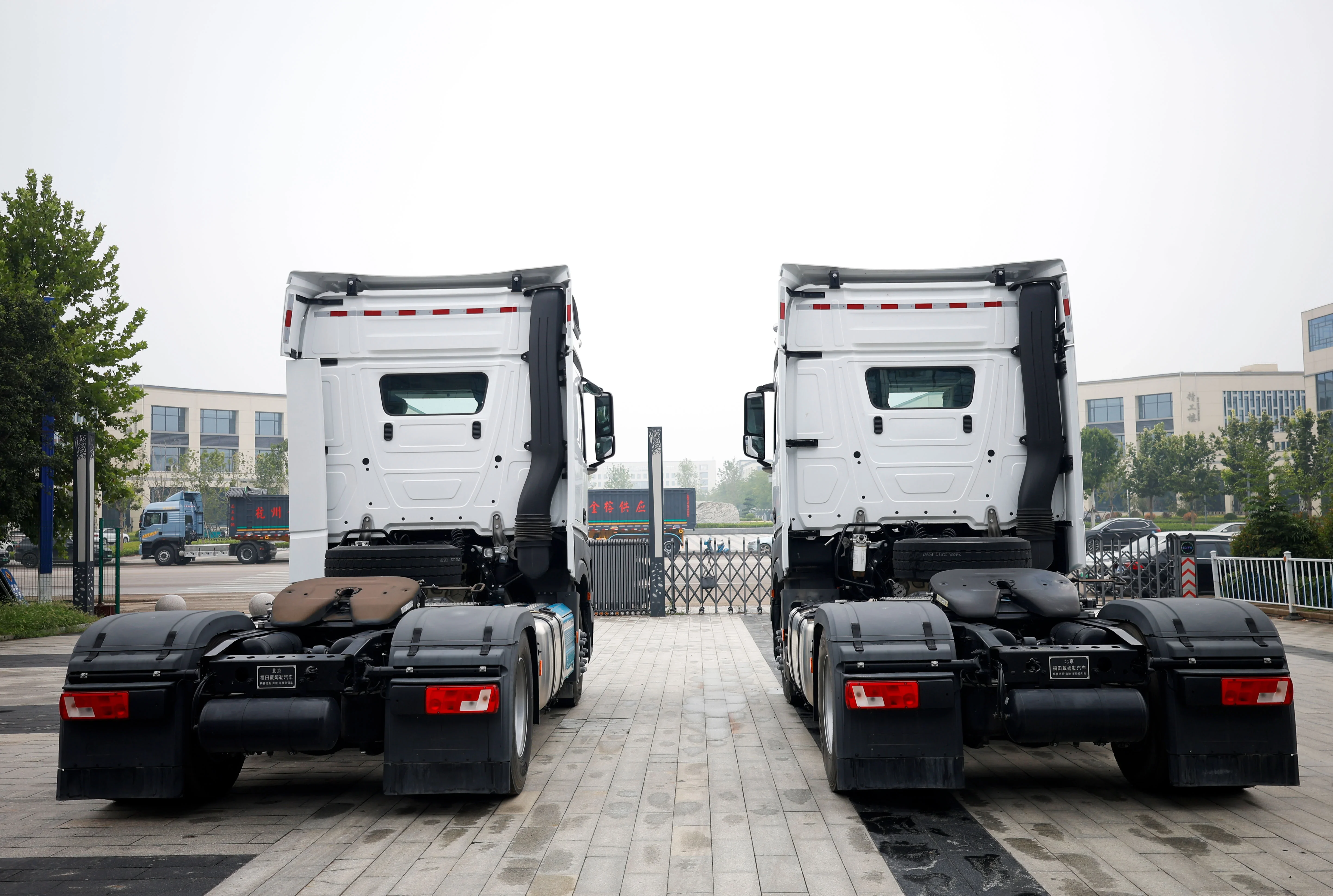 Mercedes-Benz Actros těžk&eacute; tahače dostupn&eacute; na skladě.webp