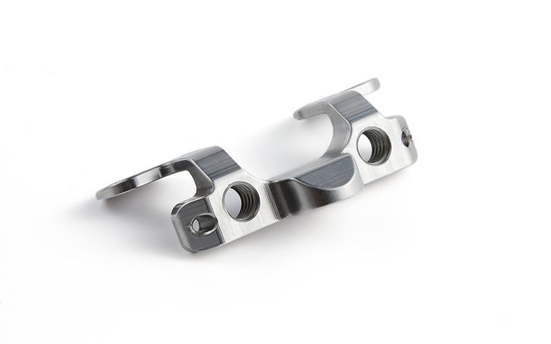 Mikropr&auml;zisionsschlitze und Miniaturmerkmale in CNC-gefr&auml;sten chirurgischen Instrumenten.jpg