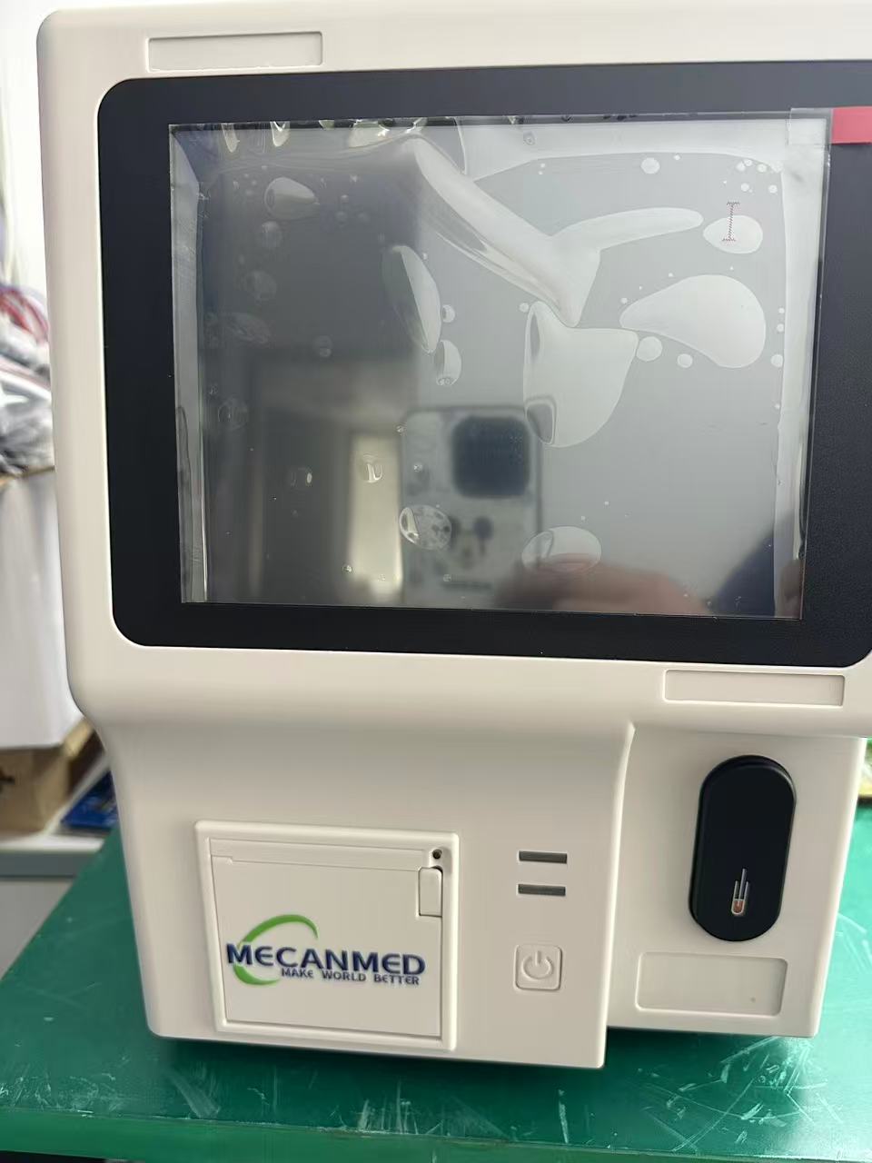 MECANMED 3-delni avtomatski hematološki analizator z zaslonom na dotik, pripravljen za pošiljanje na kliniko Davao.