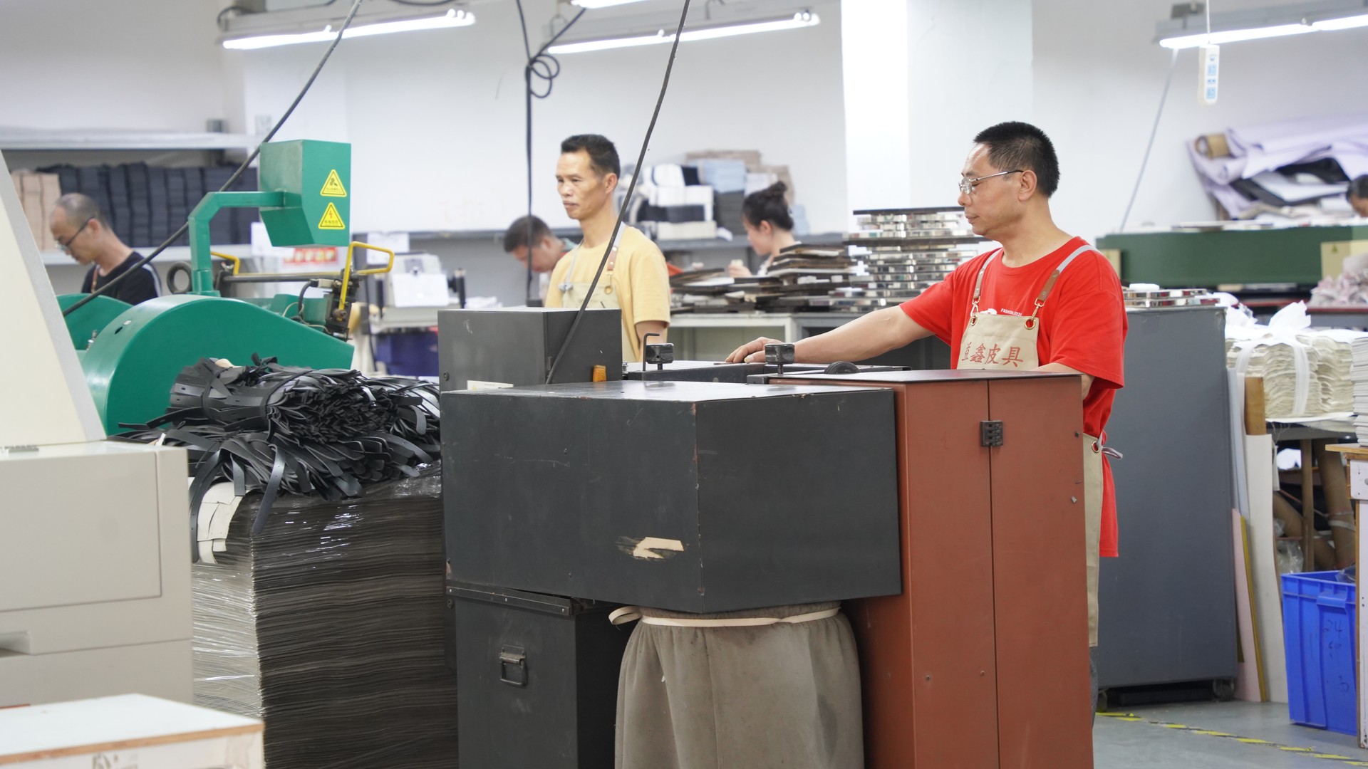 In-House Purse Manufacturing Facility in Guangzhou - View 2
